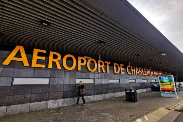 Station 64 B2 Charleroi-Airport Apartment Exterior foto
